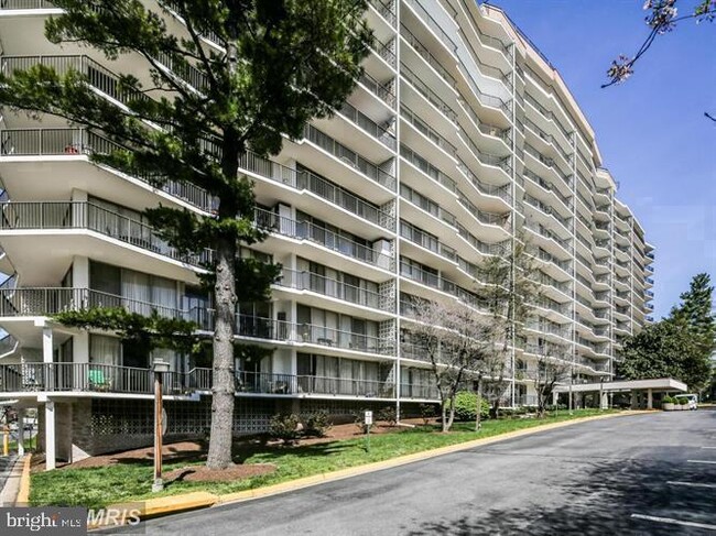3333 University Blvd W Unit 204