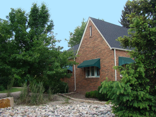 Photo - 645 S Whitcomb St