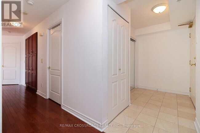 Photo - 350 Princess Royal Dr Unit 703