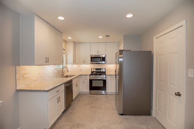 Building Photo - 802 Wavecrest Ln