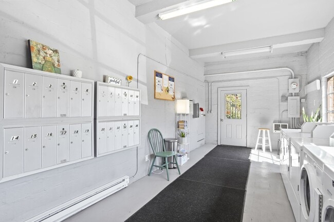 Photo - 1 Bed/1 Bath with River Views! Riviera Ridge Apartments Unit 4