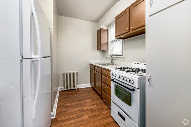 1 habitación, 1 baño – 592 pies cuadrados - Cocina - Capitol Square Apartments