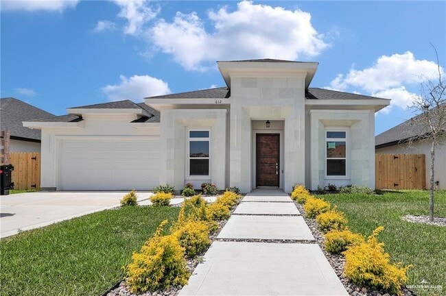 Building Photo - 8 Makayla Dr