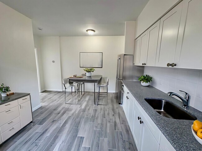 Photo - 404 Stegman Pkwy Unit D1