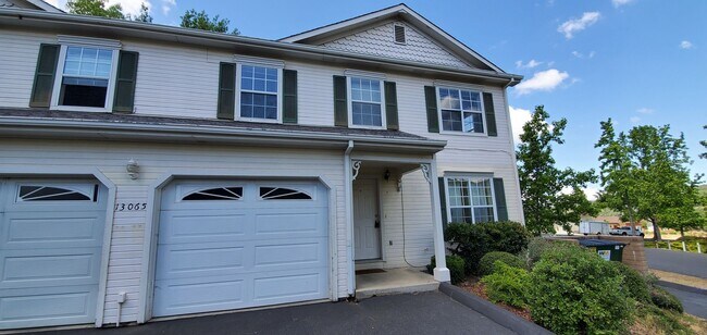 Greenley Oaks Townhome - Greenley Oaks Townhome