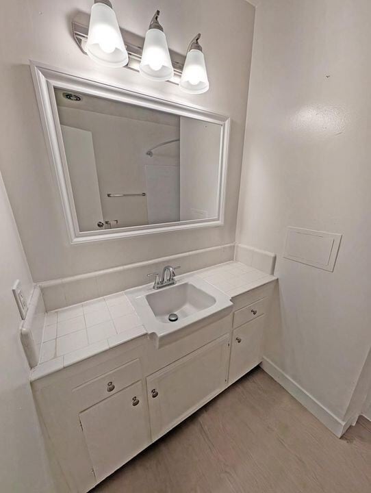 Photo - 225 Montana Ave Unidad 306