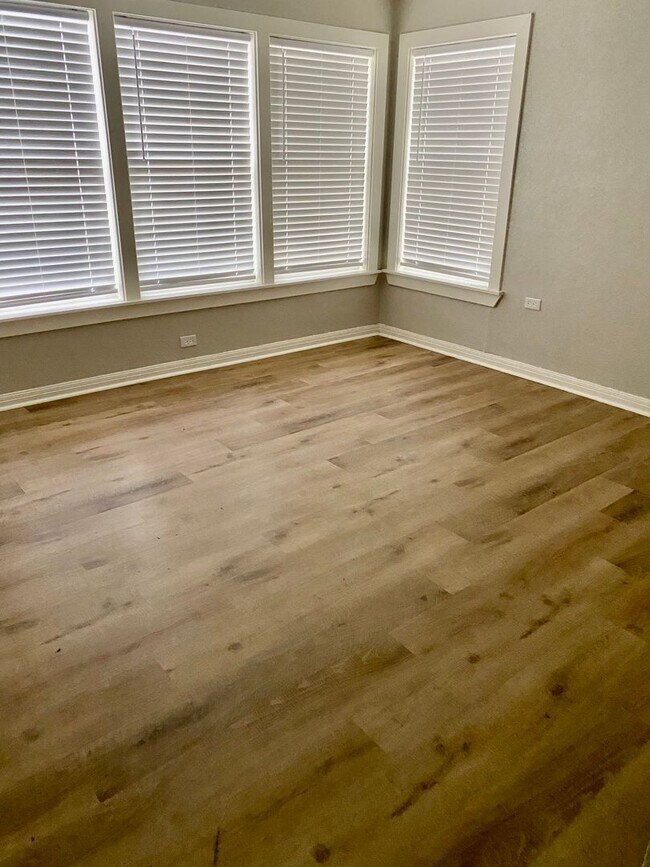 Photo - Cute 3/2 on a Corner Lot!