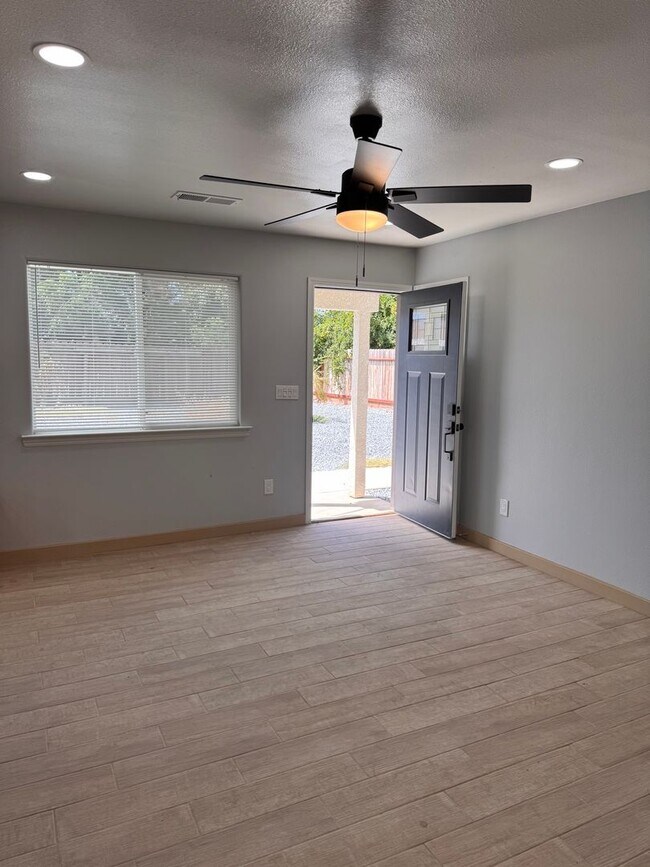 Photo - Newly Remodeled 2 Bedroom, 2 Bath Back House