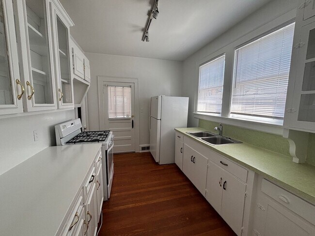 Photo - 1103 Parkside Dr