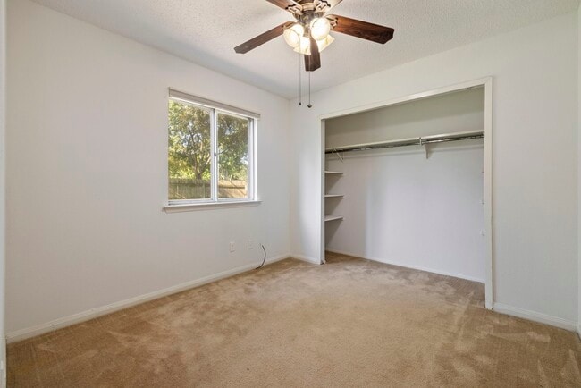 Building Photo - 22727 Smokey Hill Dr Rental
