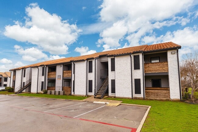 Photo - 390 Shady Ln Dr Unidad 250