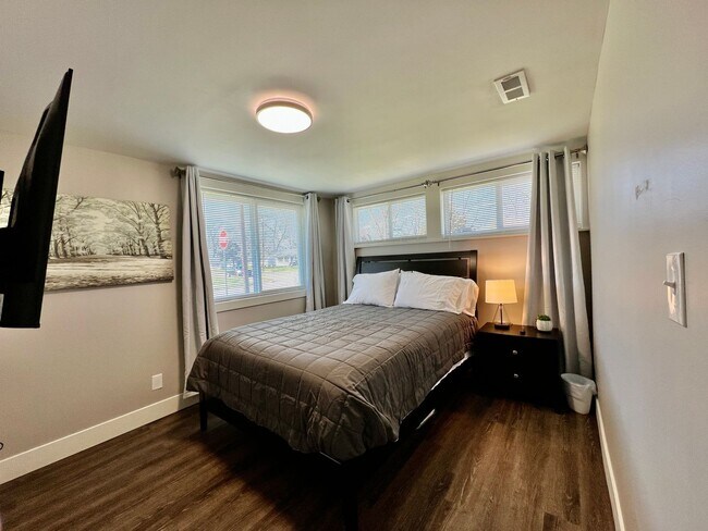 Photo - Quaint 4 Bedroom furnished Ranch Home in Mason Ohio