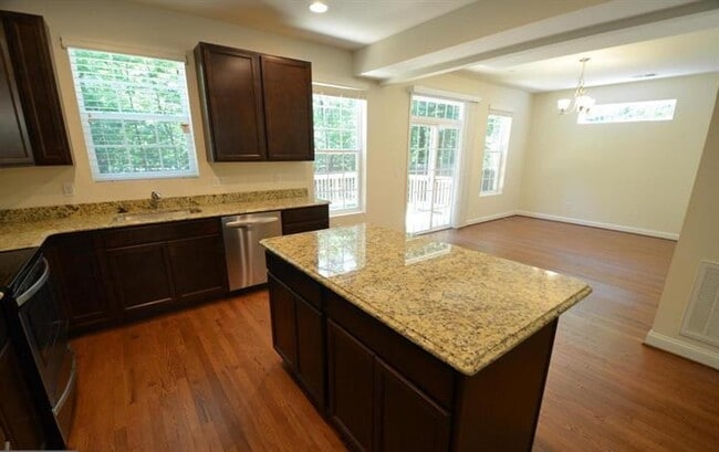 Photo - 5917 Sneed Dr