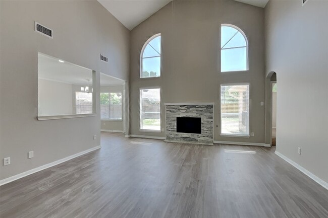 Building Photo - 10406 Comanche Springs Ct