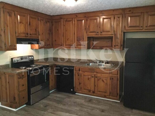 Photo - 470 Cowan Rd Casa