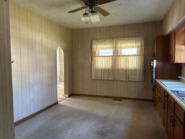 Photo - 205 W Walnut St