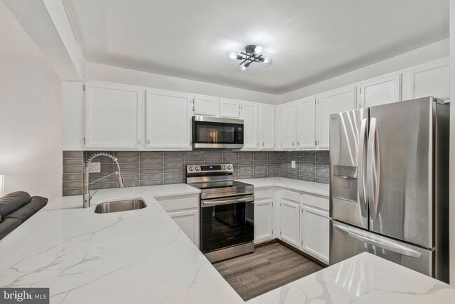 Photo - 6064 Old Landing Way
