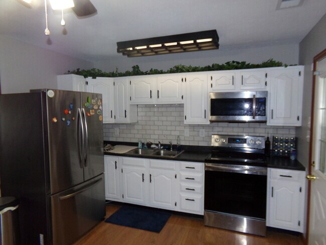 Photo - 3 Bed 1 Bath Fairborn Ranch Home!