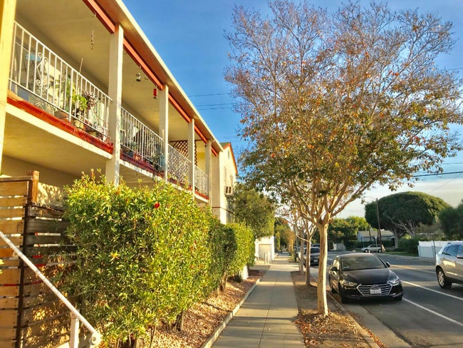 Photo - 2300 Oak St Unit 2-B2