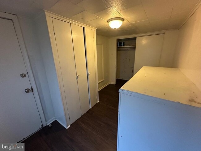 Photo - 2349 Duncan St