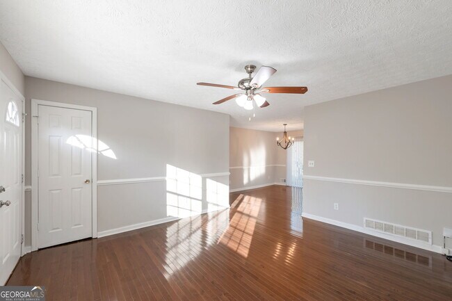 Photo - 30 Vickie Dr