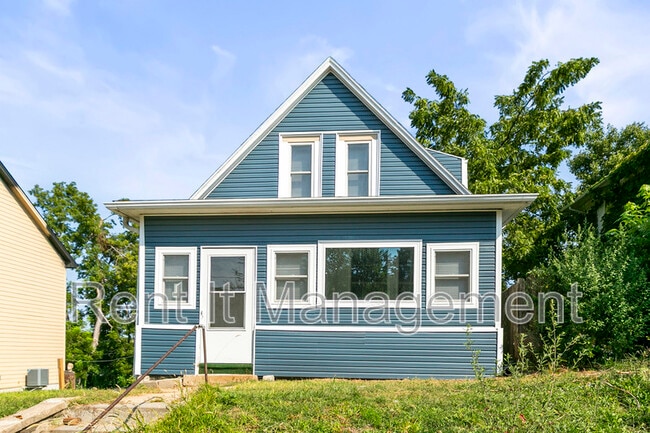 Building Photo - 3042 Cottage Grove Ave Rental