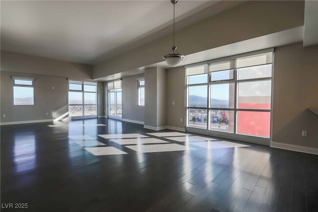 Building Photo - 150 S Las Vegas Blvd Unit 1217 Rental