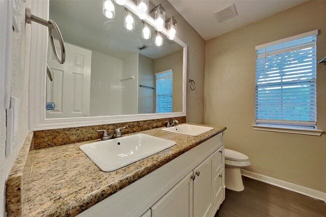 Photo - 8815 Lawncliff Ln