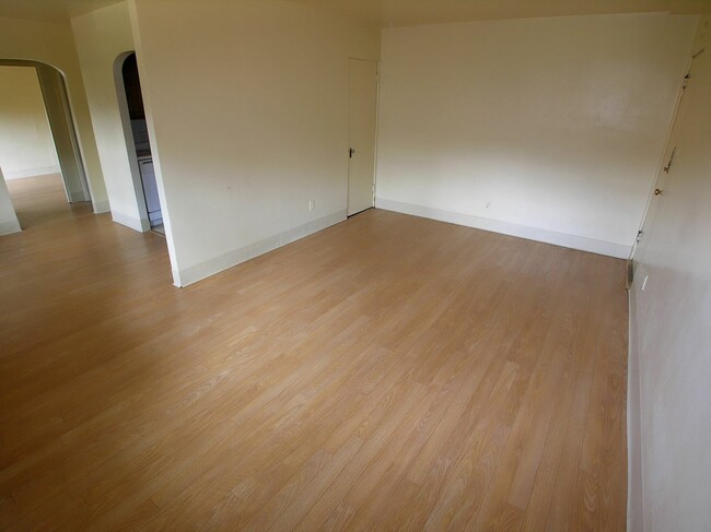 2-WD004(2)_DSCN3896 - The Wendover Community