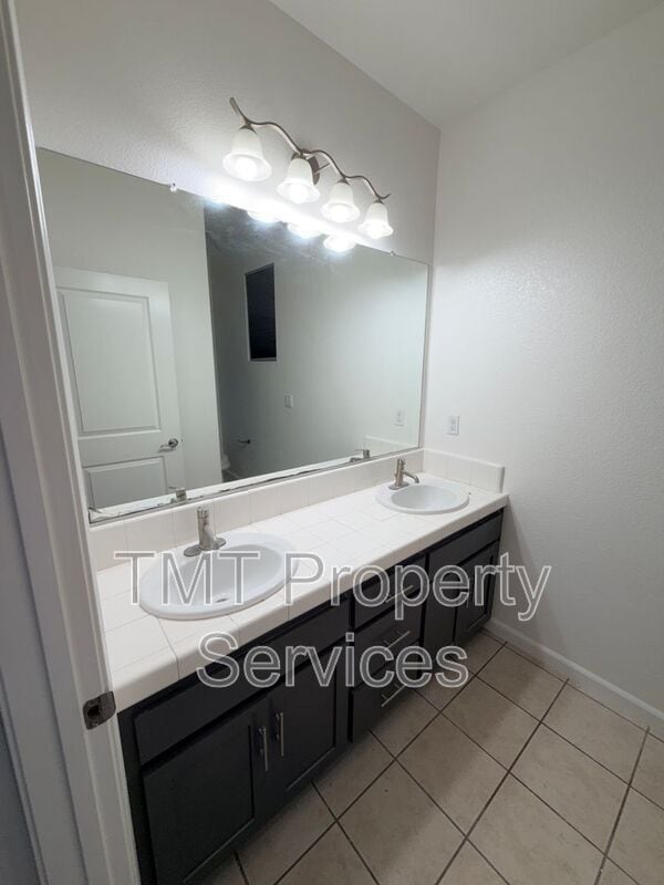 Photo - 939 Dixieanne Ave