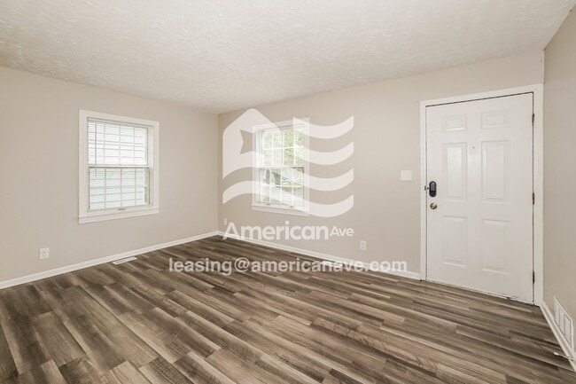 Photo - 3187 Lincoln St