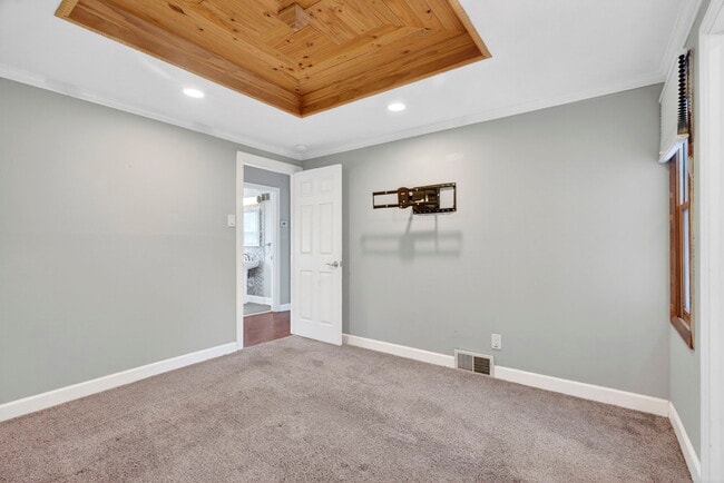 Photo - 112 Robin Hill Ln
