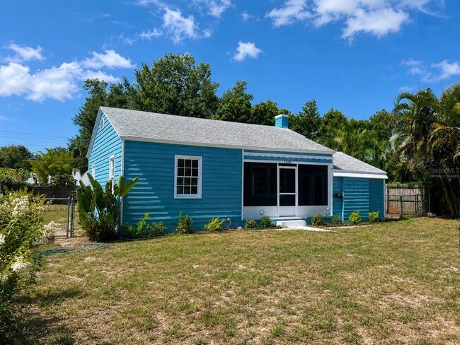 Photo - 3209 Ave A W