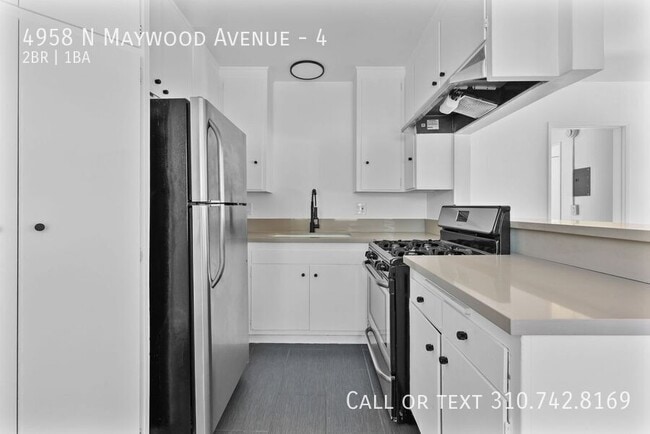 Building Photo - 4958 N Maywood Ave Unit 4