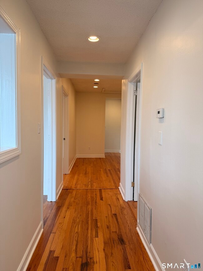 Photo - 154 Hemingway Ave
