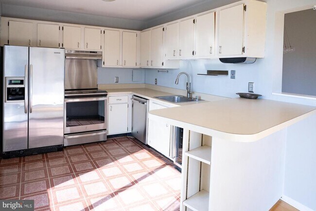 Photo - 104 Roberts Ln Unit 401