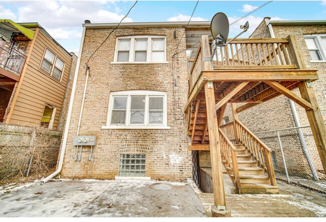 Building Photo - 8332 S May St Unit 1