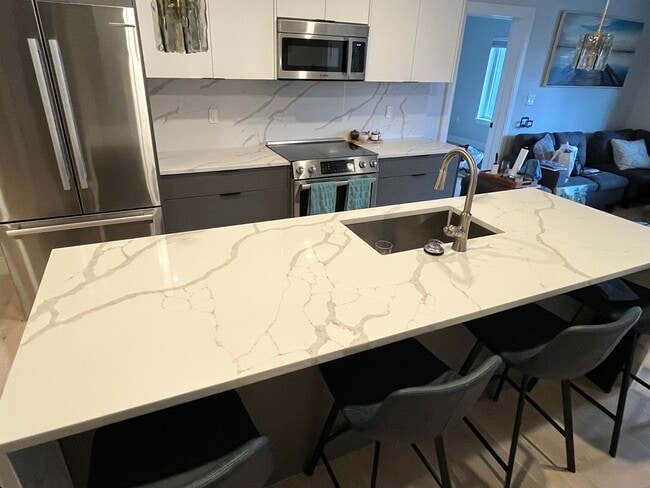 Open layout kitchen - 25 2nd St Unit 207