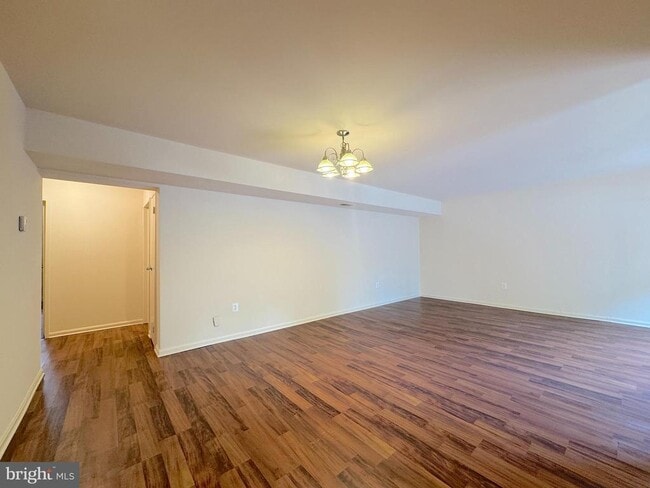 Photo - 4605 Logsdon Dr
