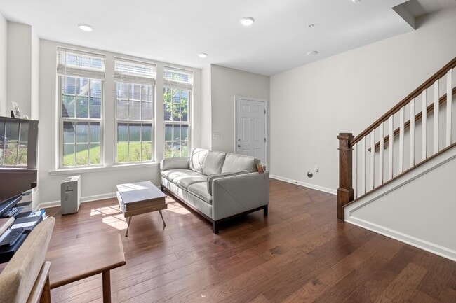 Photo - 11 Leahy Dr