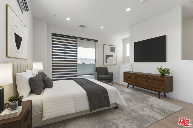 Photo - 111 Benchmark