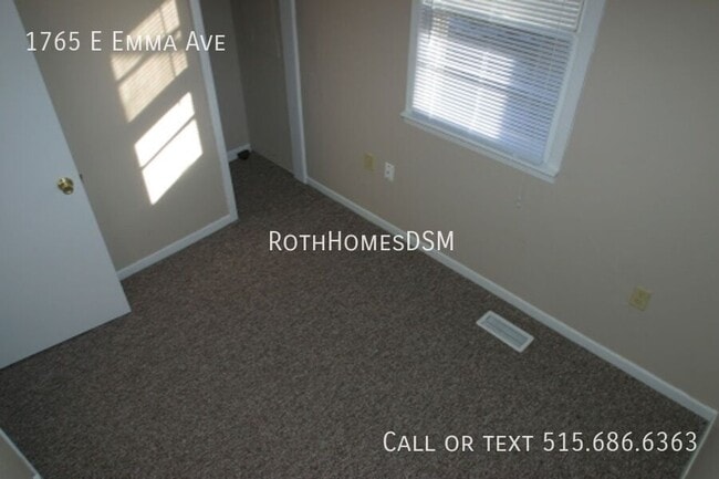 Photo - 1765 E Emma Ave