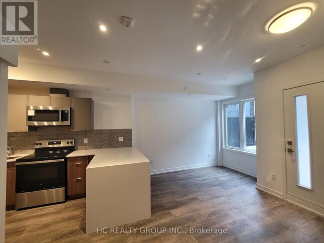 Photo - 3079 Pharmacy Ave