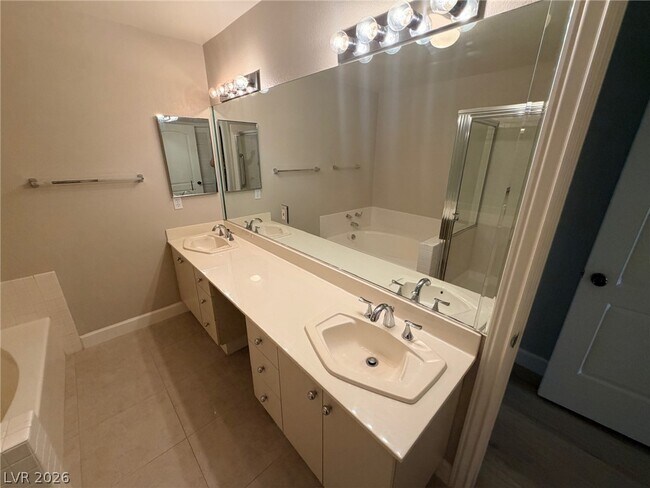 7605 Rolling View Dr Unit 101