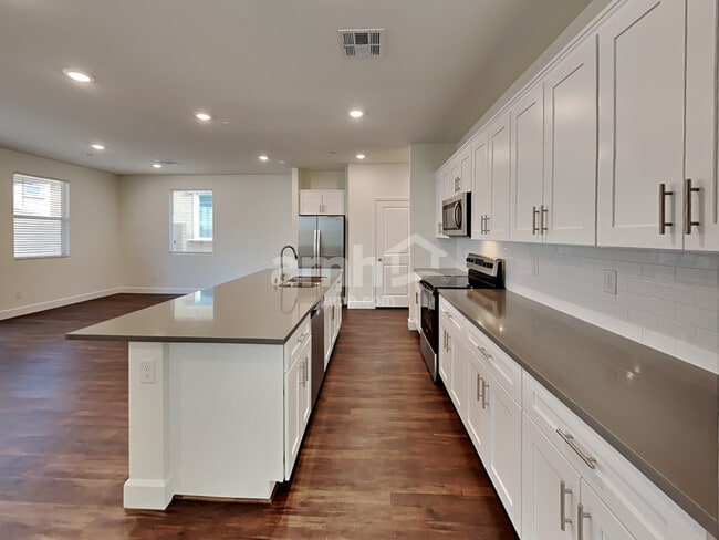 Photo - 294 Austin Bellerose Pl