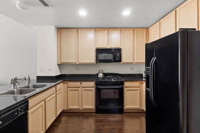 Photo - 25 E Superior St Unit 15T