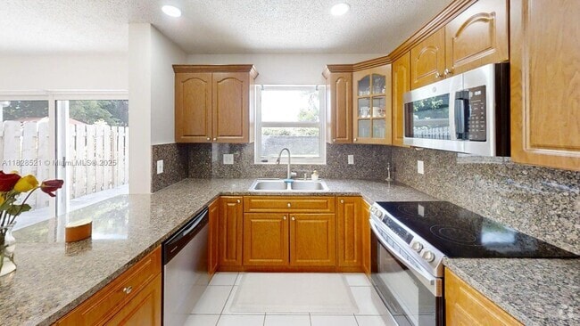 Building Photo - 8422 SW 44th Pl Rental