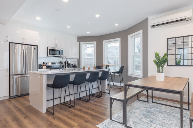 Photo - 843 Columbia Rd