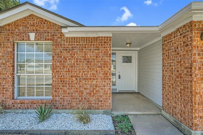 Photo - 1701 Hollow Tree Blvd