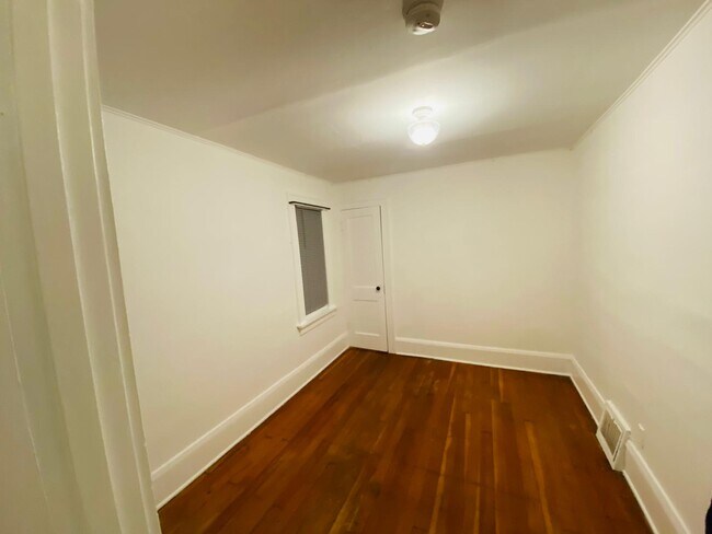 Bedroom - 1164 Cook Ave E